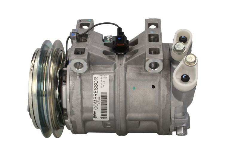 Compresor aer condiționat VALEO Nissan King Cab D22 12V 135mm DKS17C R134a PAG46 200ml 4 găuri 1 canelură