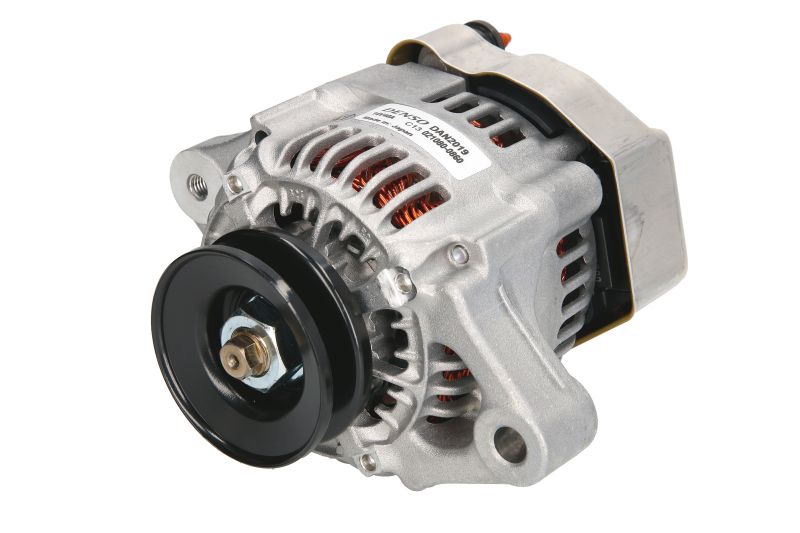 Alternator DENSO 14V 40A 63mm 1.0 caneluri OE cu rola curea Sistem electric motorului