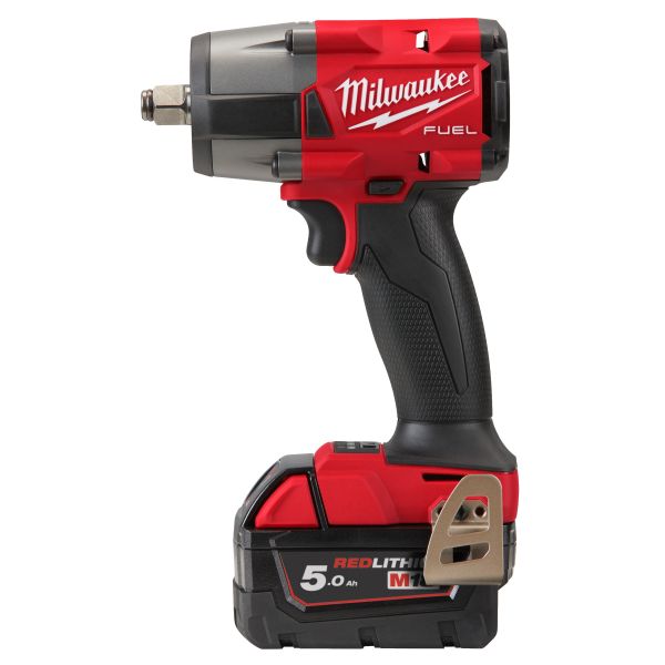 Pistol impact acumulator MILWAUKEE M18 FUEL 881Nm 18V 2x5Ah patrat exterior 1/2 motor fara perii Li-Ion 2 baterii incarcator inclus