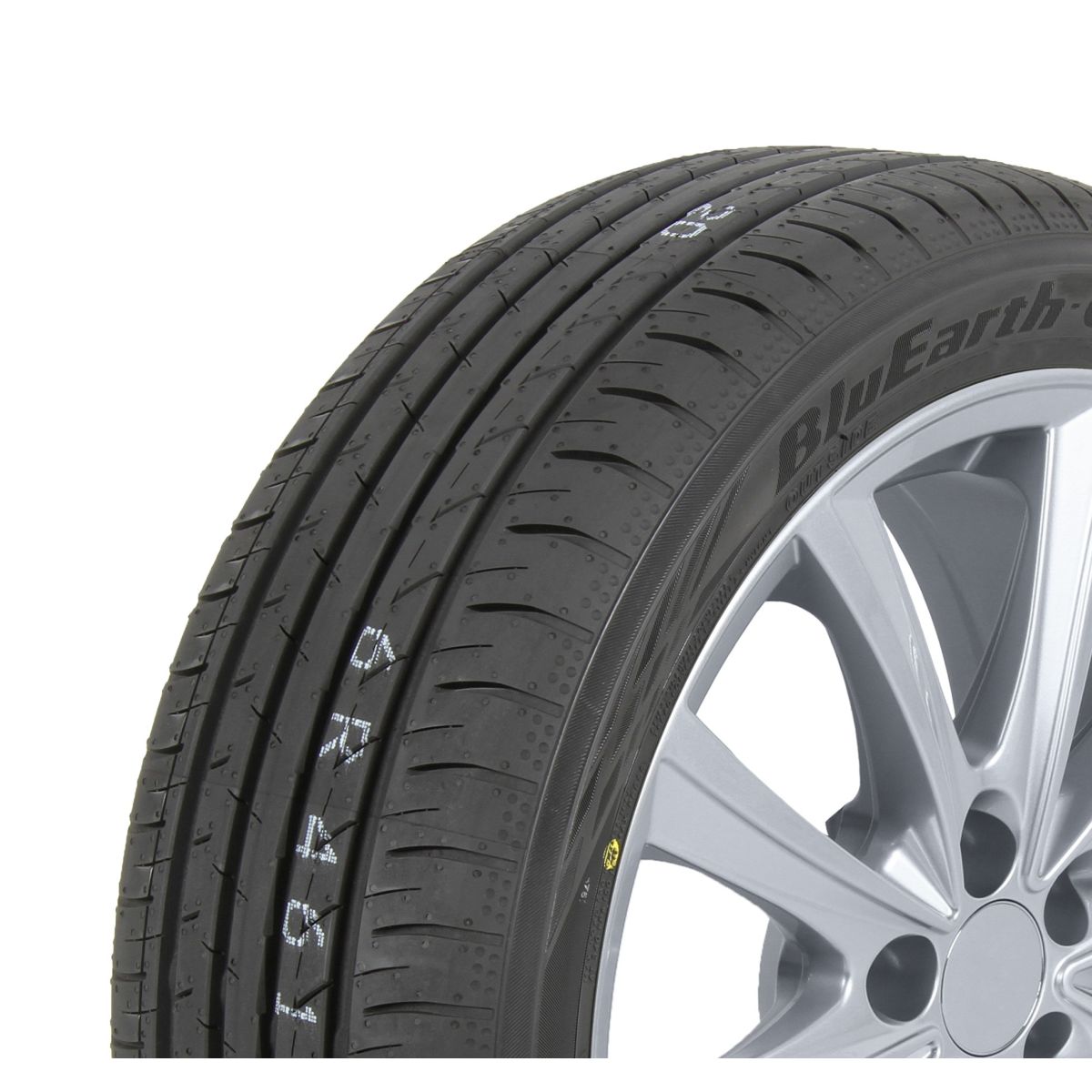 Pneus d'été YOKOHAMA BluEarth-GT AE51 245/40R19 XL 98W