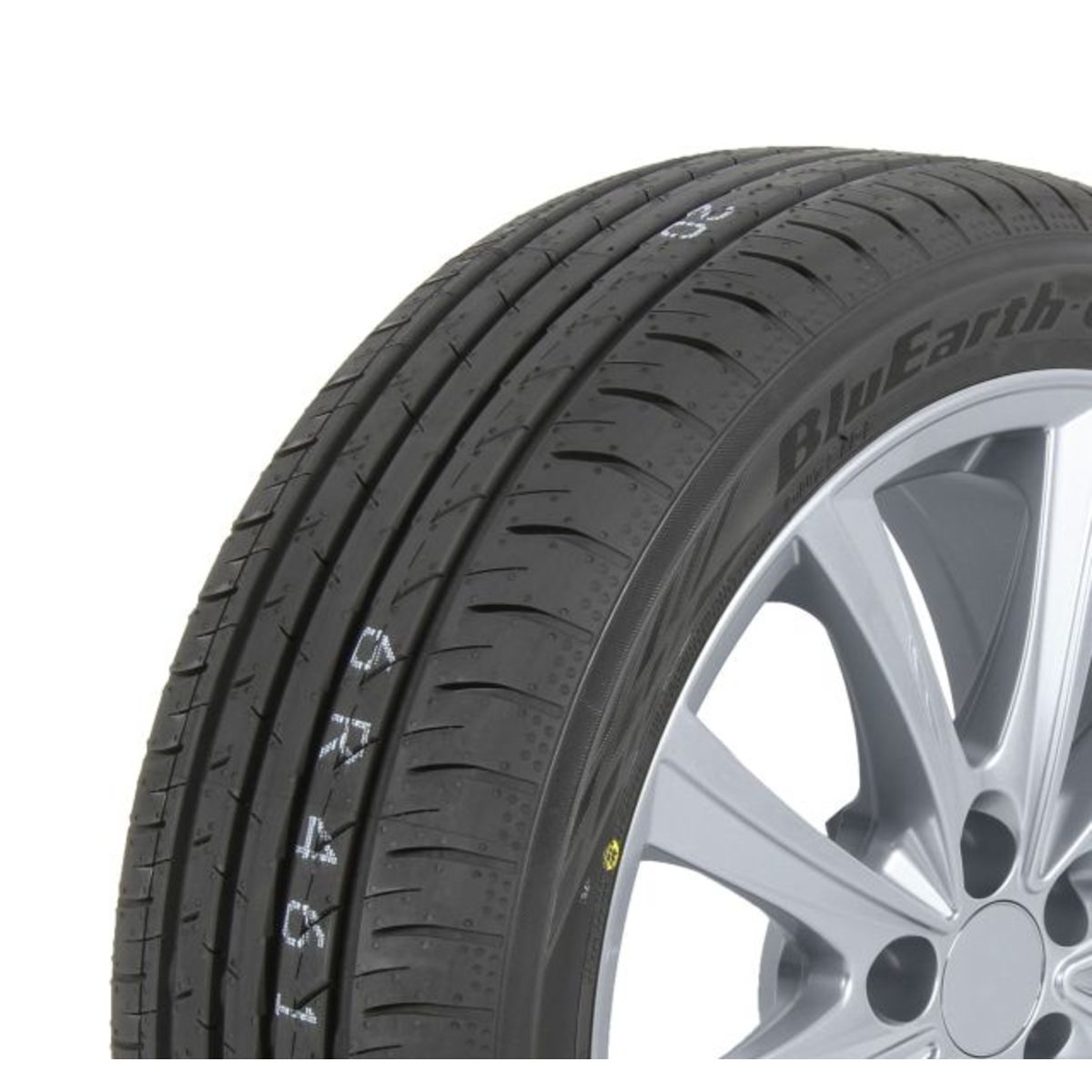 Pneus d'été YOKOHAMA BluEarth-GT AE51 275/35R19 XL 100W