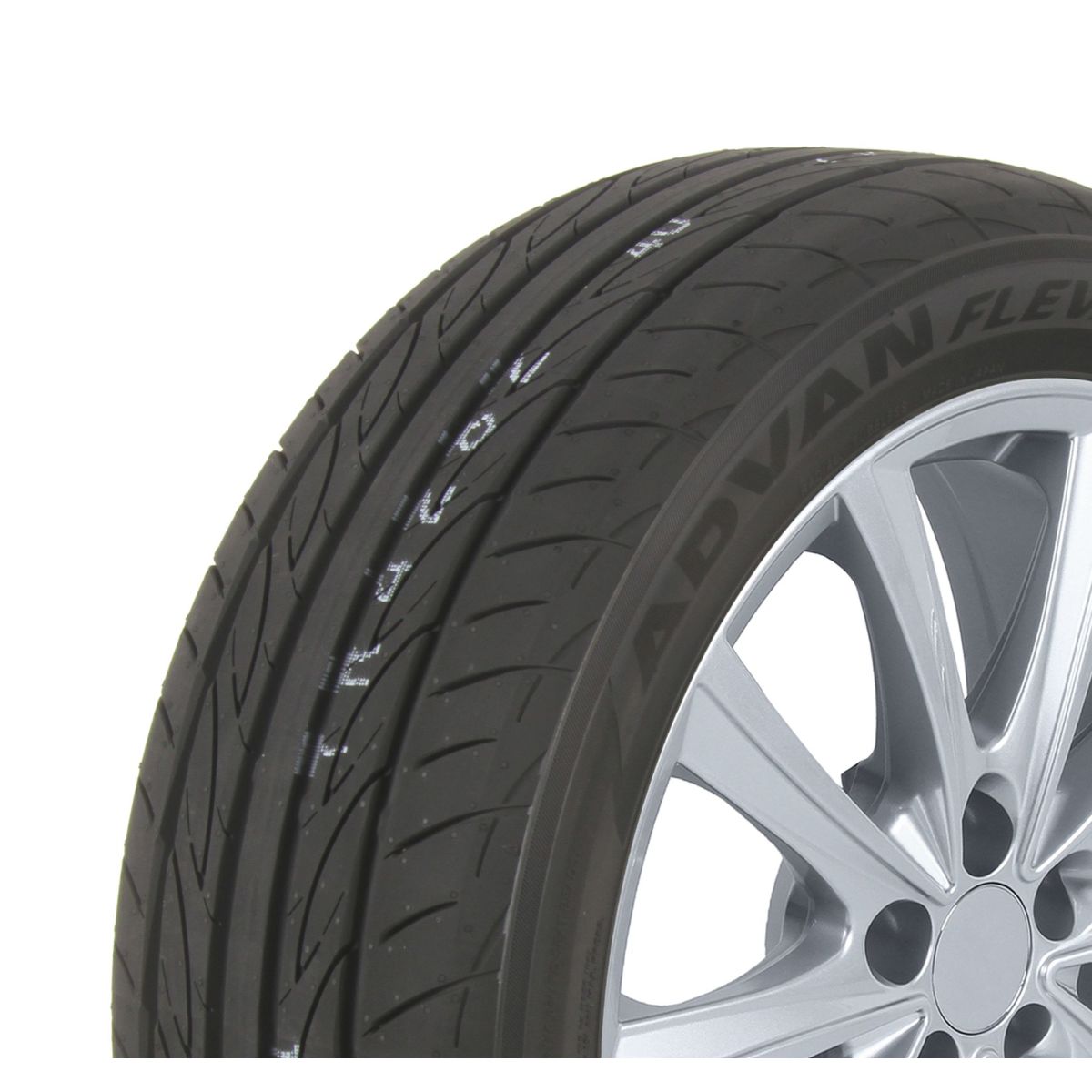 Pneus d'été YOKOHAMA Advan Fleva V701 275/40R18 XL 103W