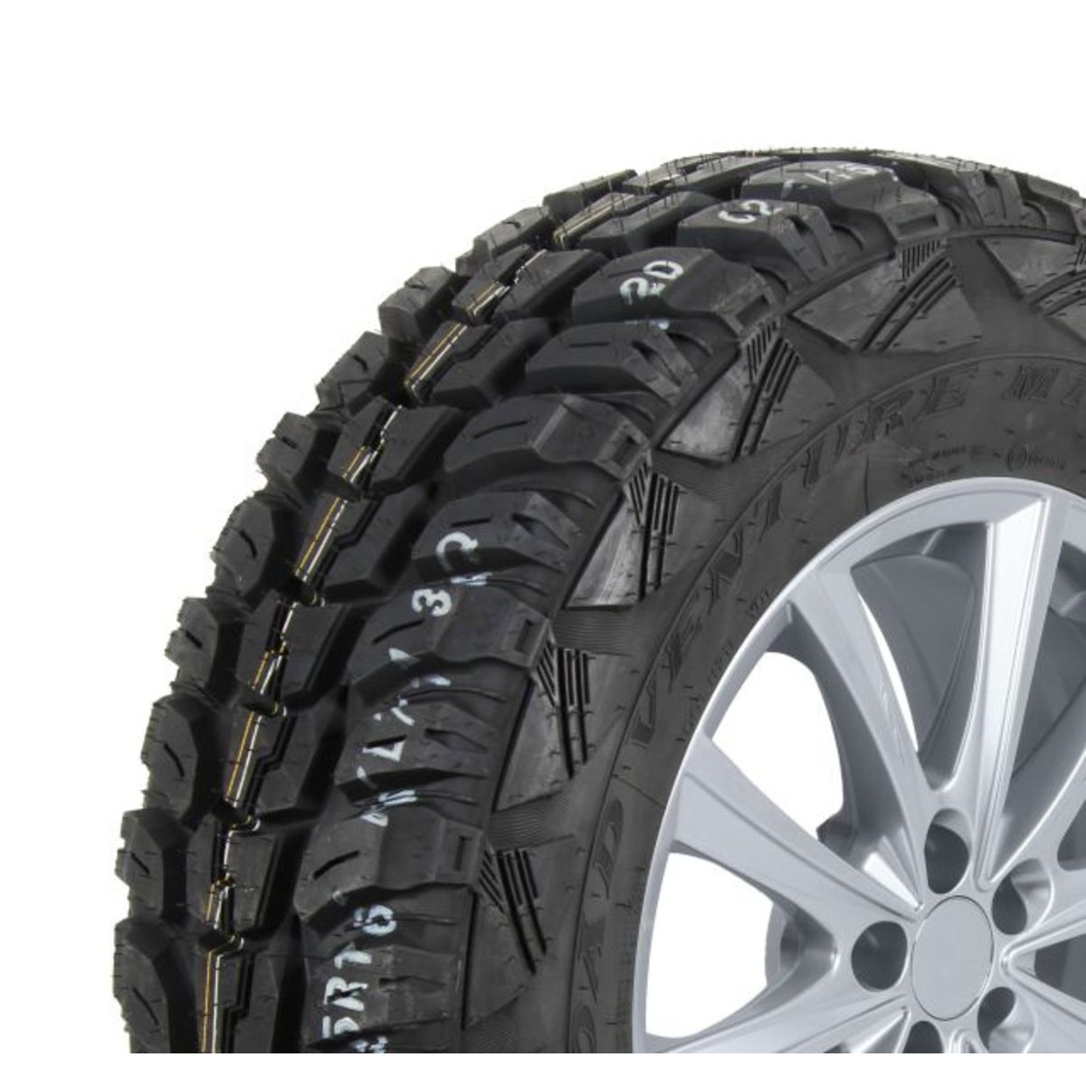 Pneus d'été KUMHO Road Venture KL71 31/10.50R15 109Q