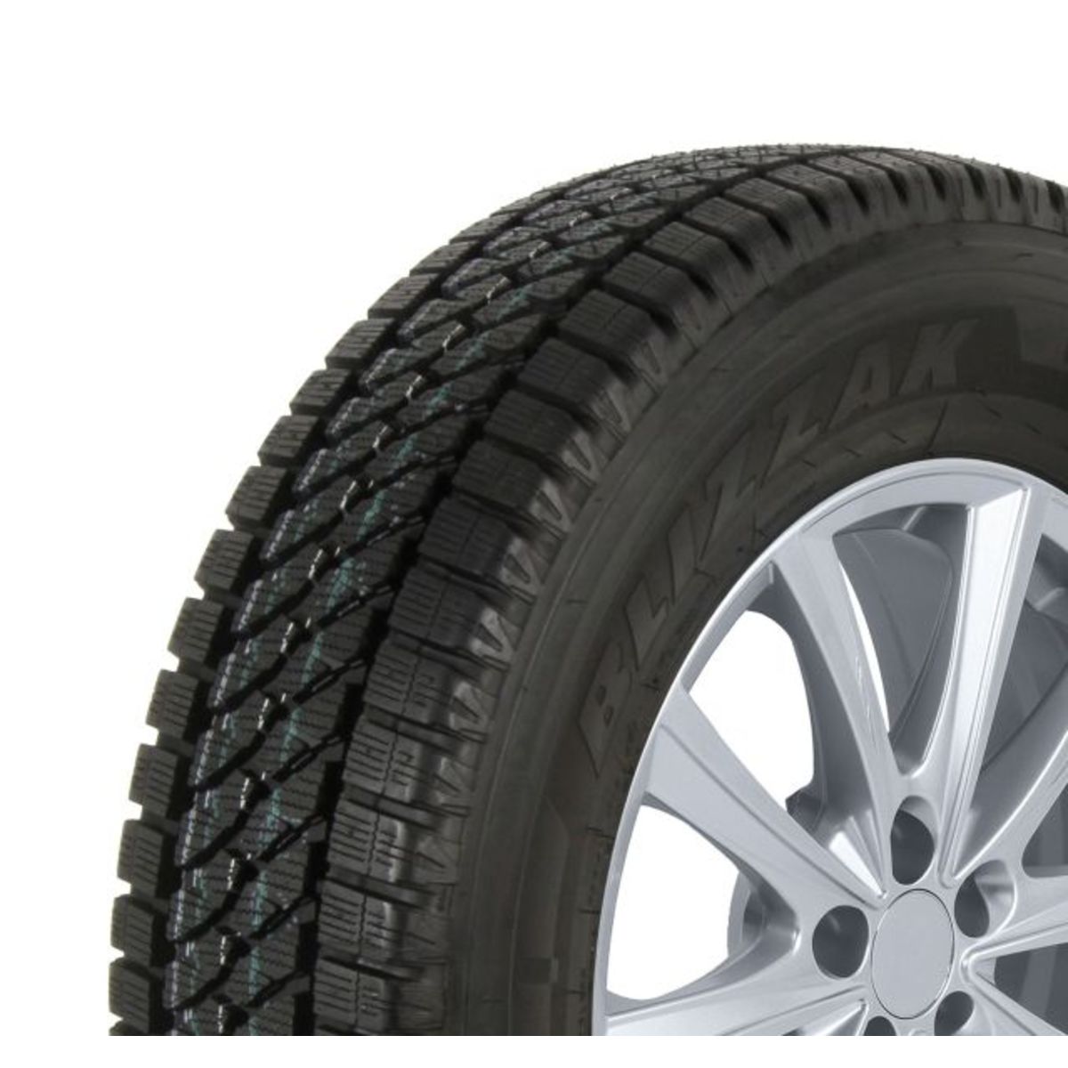 Winterreifen BRIDGESTONE Blizzak W810 215/70R15C, 109/107R TL