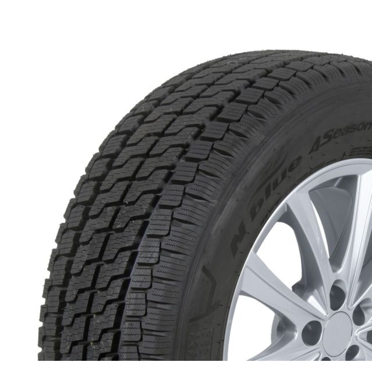 Pneus toutes saisons NEXEN N'Blue 4Season Van 205/65R15 C 102/100T