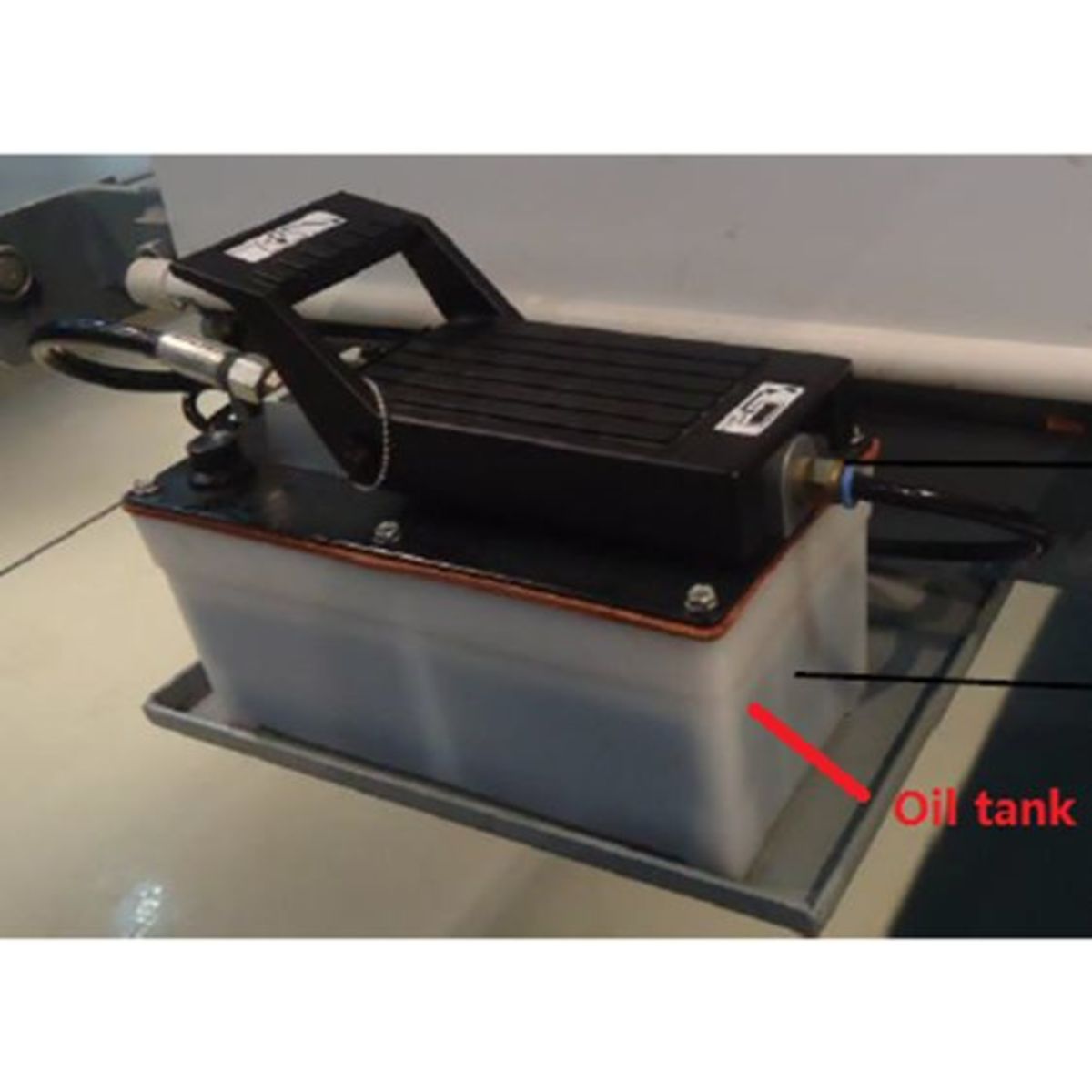 Image of Olietank voor pneumatische pomp voor krik  ZL330405025
