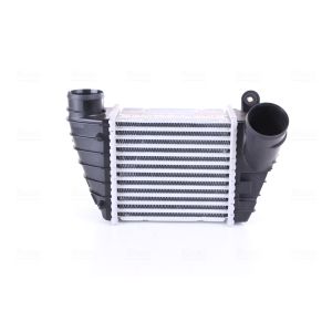 Intercooler NISSENS 96682