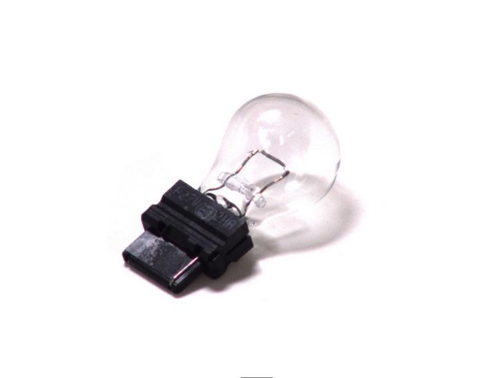 Автолампа 27/7W P27/7W 12V W2,5X16Q 27/7W/КРАТН. Х10 OSRAM (3157) osram фото 5