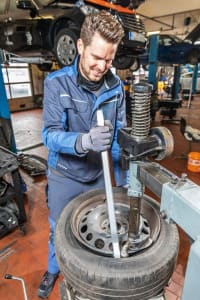 Nástroje na údržbu a opravu pneumatík - 1 Nástroje na údržbu a opravu pneumatík - 1