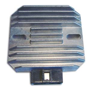 DZE regulátor generátoru APRILIA SCARABEO 200 (ROTAX ENG.), 125, 250 (PIAGGIO ENG.), 200 (STREET PIAGGIO ENG.), 250 LIGHT, 250, 250GT (PIAGGIO ENG.), 250 IE 00-07, BENELLI ADIVA 125, 150 01-02, DERBI BOULEVARD 200, 150 02-15, GP1 250 (LOW SEAT) 06-09, RAM