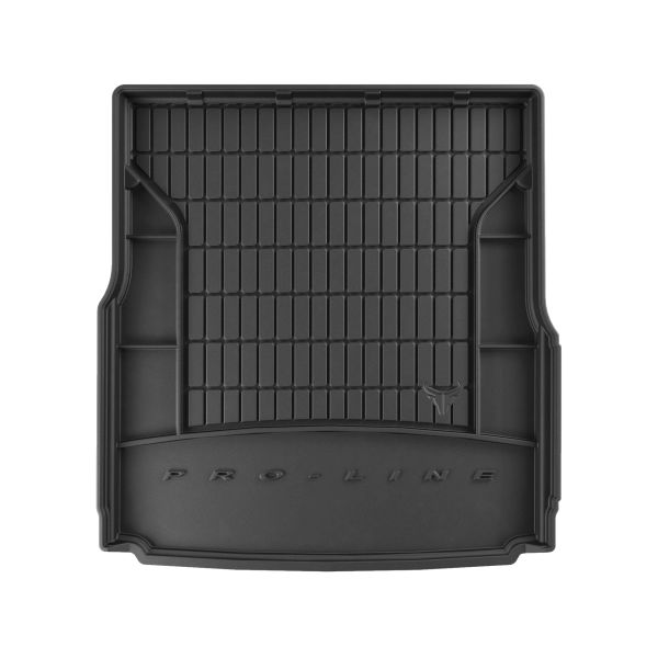 Set Covorase Auto Si Tavita Portbagaj Volkswagen PASSAT B8 Variant (3G5, CB5) din 2014-2024, Cauciuc, Protectie Porbagaj, 4x Stickere auto cu Volkswagen