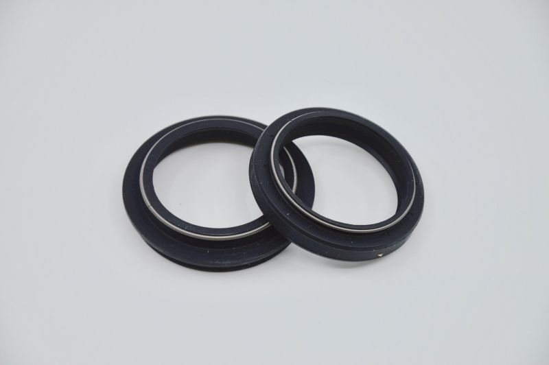 SKF sady gufer a prachovek pro př.vidlice YAMAHA FZR 1000 (GENESIS EXUP) 91-93, TDM 850 94-95, XVS 1100 (V-STAR CLASSIC), 1300 (V-STAR TOURER), 1300A (MIDNIGHT STAR), 1100 (DRAG STAR) 99-16, YZF-R6 600 06-15