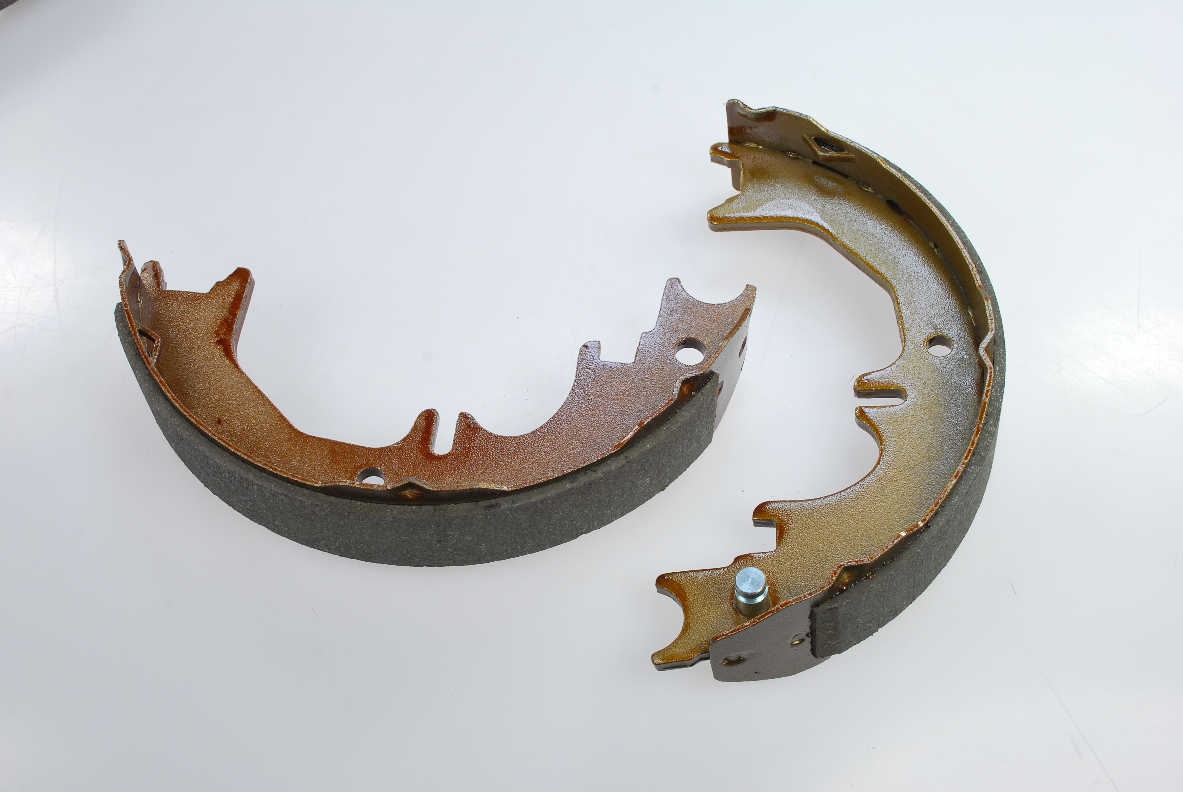 Гальмівна колодка LEXUS GX, TOYOTA 4 RUNNER IV, 4 RUNNER V, FJ CRUISER, FORTUNER, LAND CRUISER, LAND CRUISER 90, LAND CRUISER PRADO, SEQUOIA 2.4-4.7 11.84- фото 3